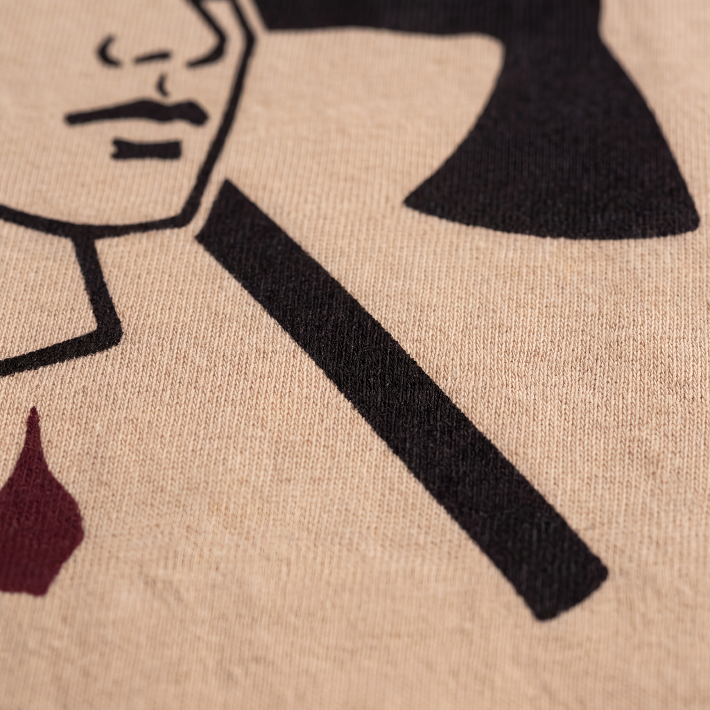 Pionier Shirt, Nahaufnahme des Siebdrucks im Baumwollgewebe