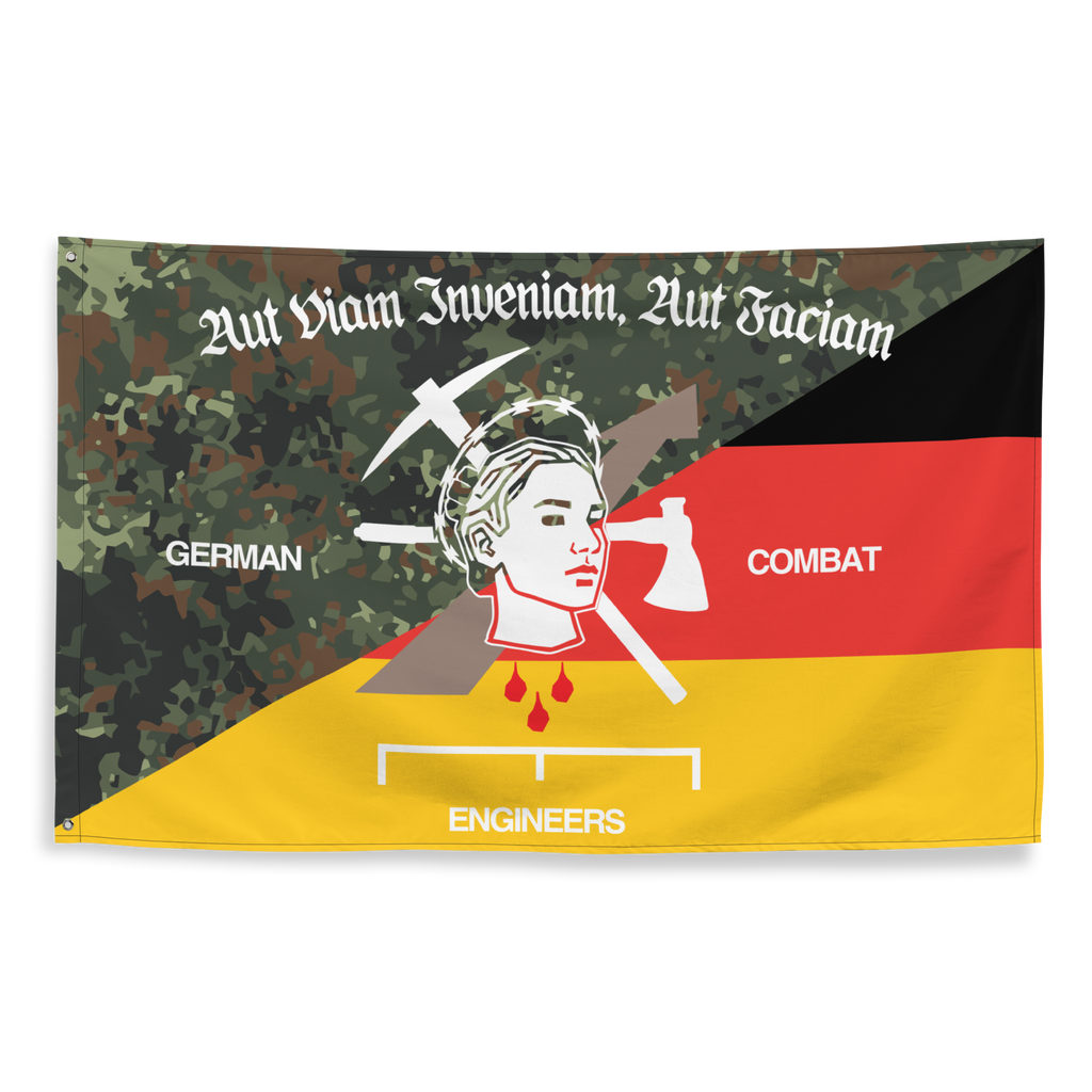 Pionier Flagge flach von vorn, diagonal geteilt in Flecktarn und Schwarz-Rot-Gold, Devise in Fraktur