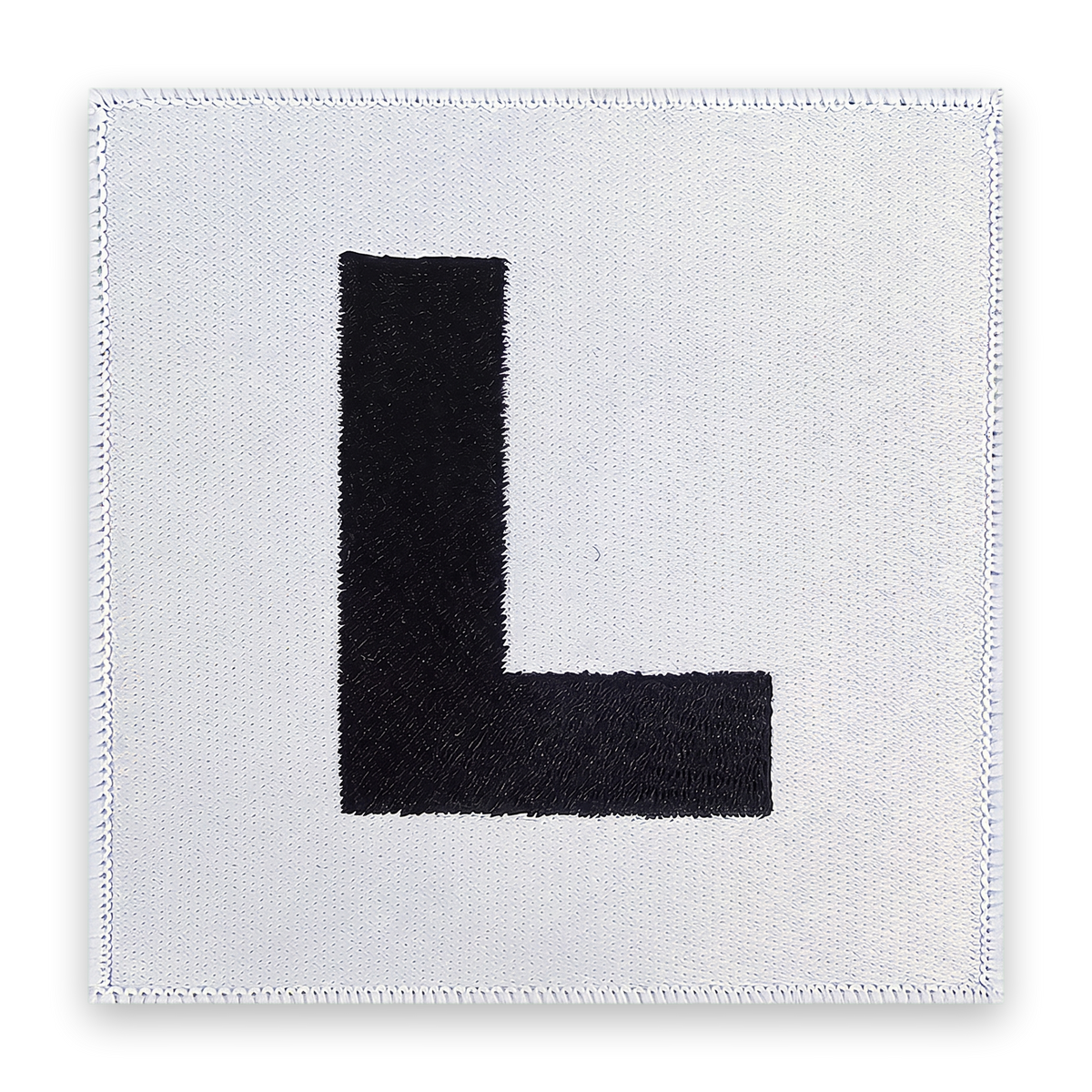 Schießbahnpatch Leitender, weiß mit schwarzem L, 10 x 10 cm